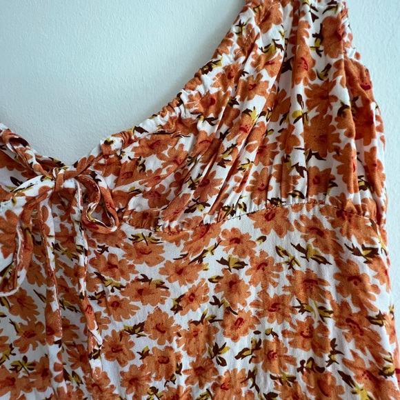 Orange ditsy floral midi dress - Picture 2 of 5
